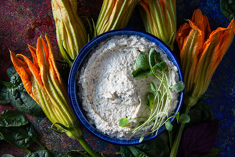 roślinna ziołowa ricotta